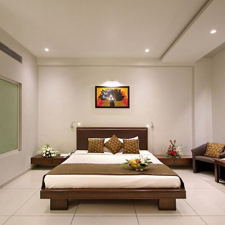 Prakruti Resort Βαντοντάρα Εξωτερικό φωτογραφία